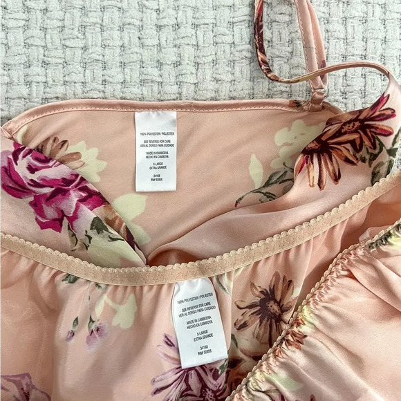 VINTAGE Cami & Shorts Pajama Set - Picture 3 of 6